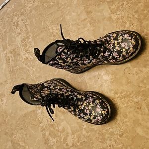 Floral print Dr Martins 8 hole authentic